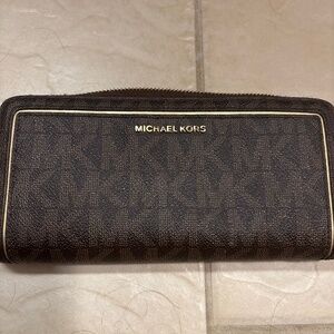 Michael Kors wallet